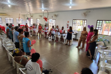 Foto - Comemoração do dia Internacional da mulher! Grupos de atividades motivacionais Rosa Rubra e Vida em forma. e tambem a Terceira Idade