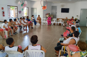 Foto - Comemoração do dia Internacional da mulher! Grupos de atividades motivacionais Rosa Rubra e Vida em forma. e tambem a Terceira Idade