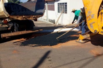 Operação Tapa Buraco em Nova Colombia