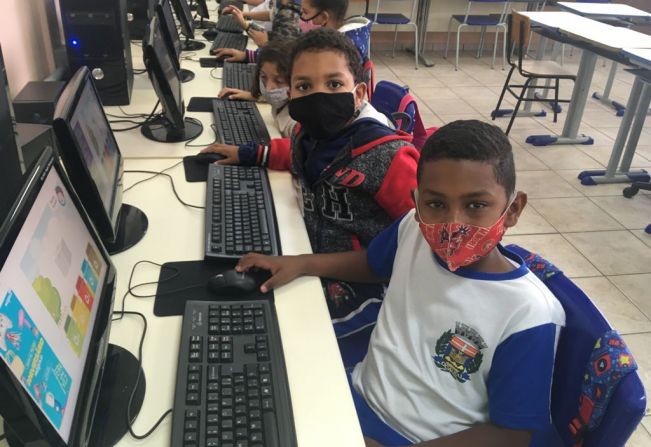 Projeto “ Cidade limpa, povo educado.” Aula de informática